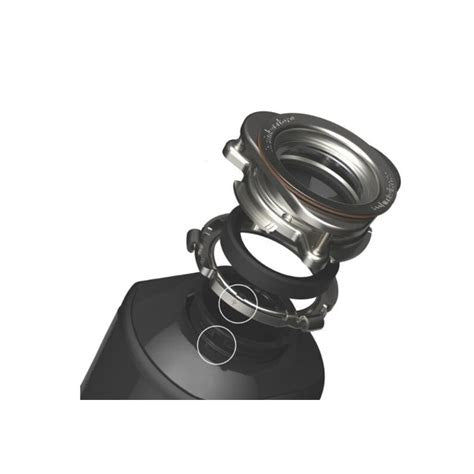 Dettaglio dell'attacco rapido Quick Lock dell'InSinkErator Evolution Plus 1000 SR