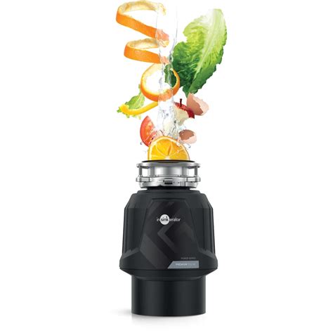 InSinkErator Premium 550 SR con scarti alimentari e acqua sopra l'imbocco del lavello